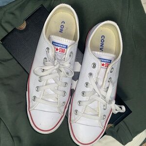 White leather unisex sneakers by Converse